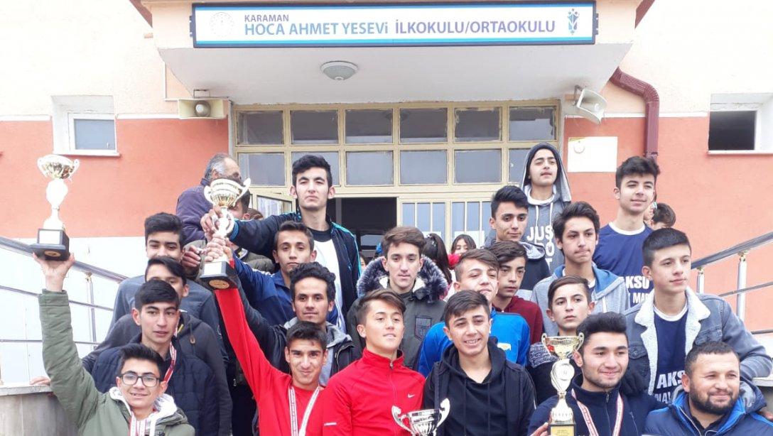 Adiller Şahit Ali Yıldız Ortaokulu Karaman'da  Kros Yarışmasında Şampiyon oldu! 